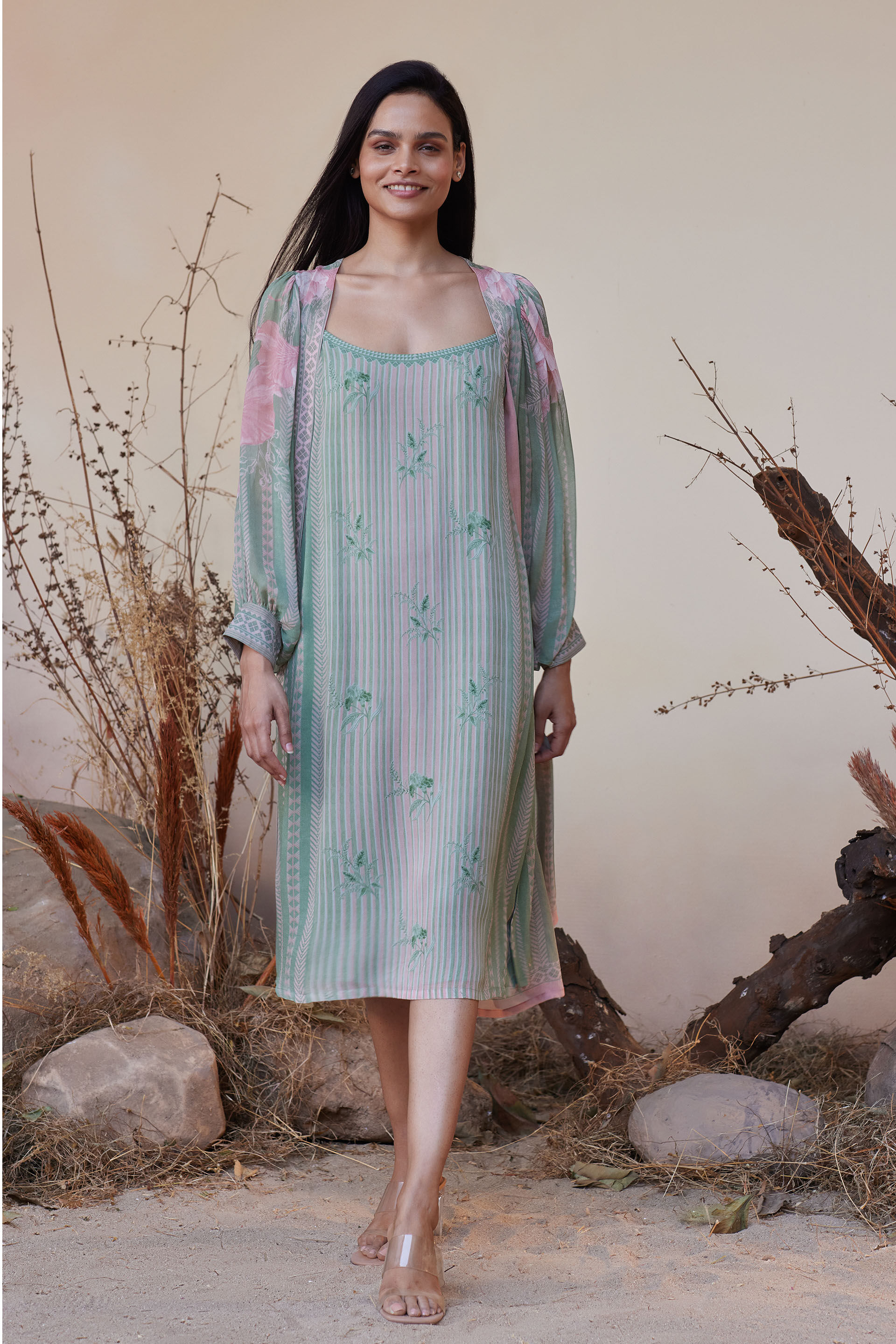Over layer dress 2025